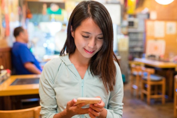 苹果手机微信实时共享能作假不能，就是改到自己想要改的位置？