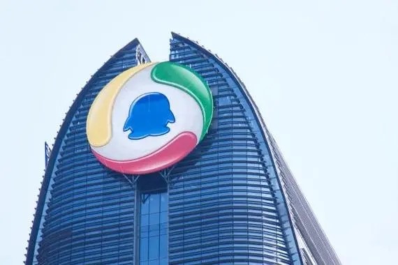 怎样快速邀请别人QQ群里的人来加入自己的群？